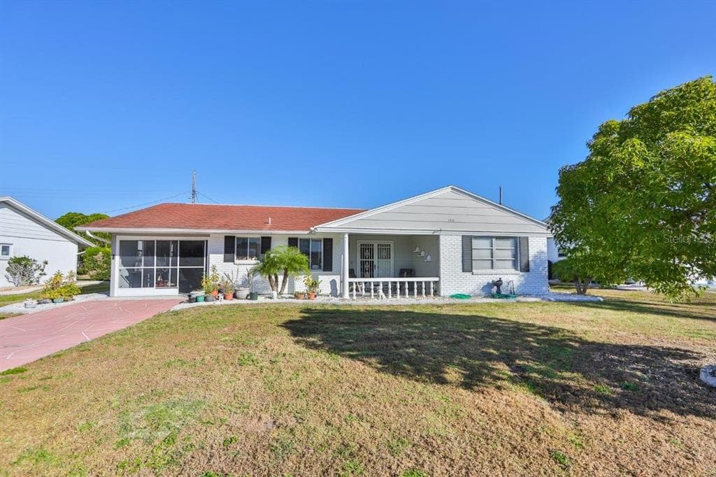 1511 BELLE GLADE AVENUE SUN CITY CENTER, FL 33573