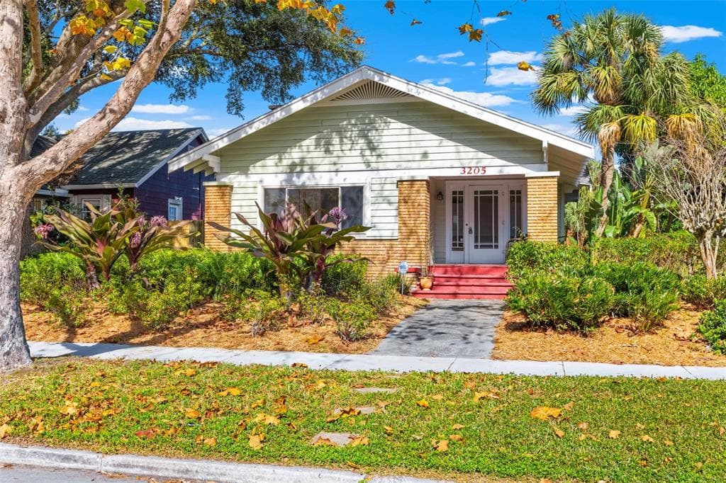 3205 6TH AVENUE N ST PETERSBURG, FL 33713