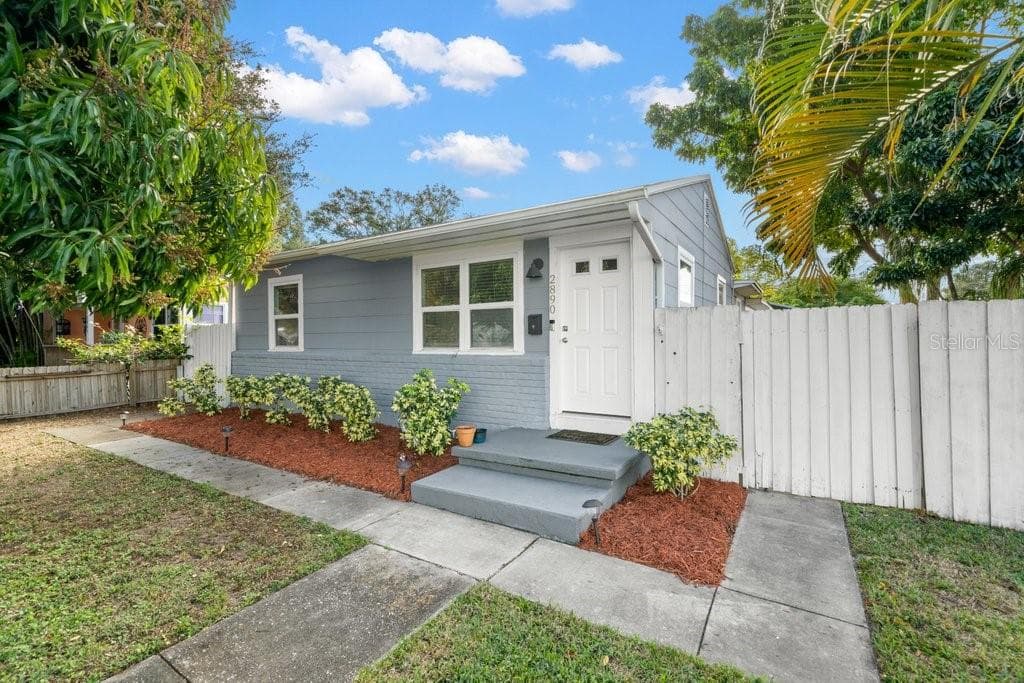 2890 14TH AVENUE N ST PETERSBURG, FL 33713