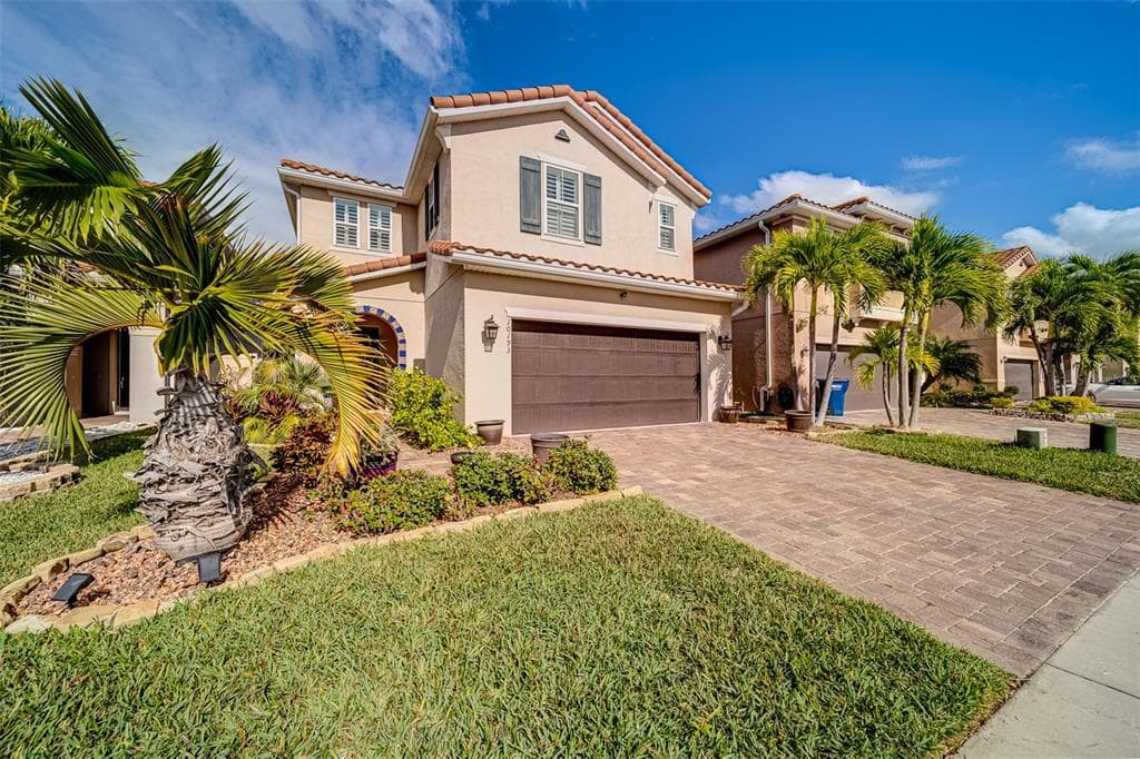 10193 GRAND OAK CIRCLE MADEIRA BEACH, FL 33708