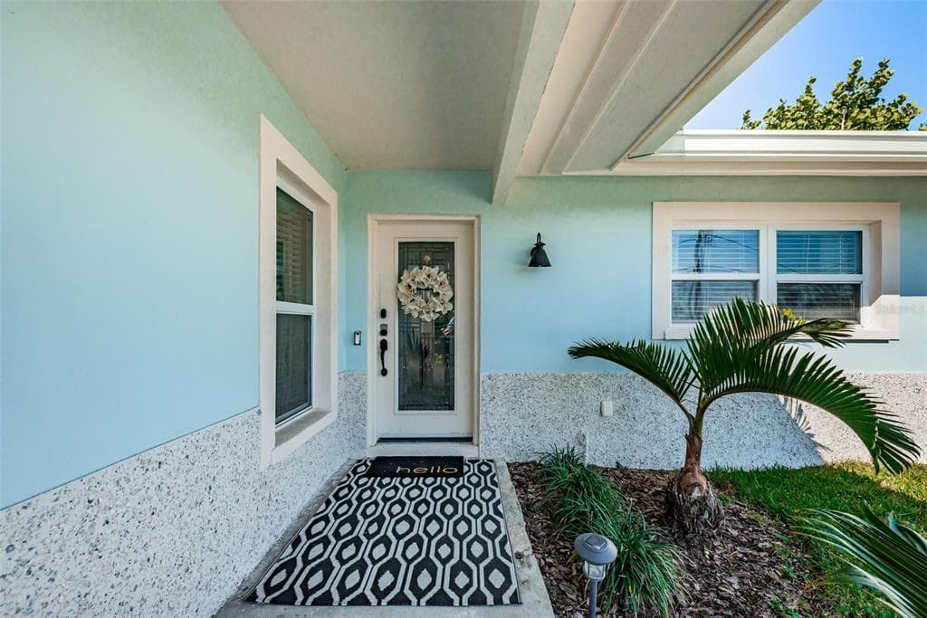 3925 MCKAY CREEK DRIVE LARGO, FL 33770
