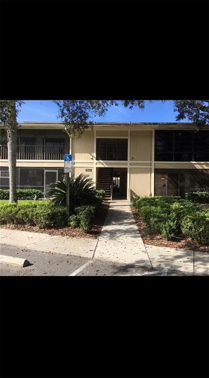 6018 LAKETREE LANE Unit E TEMPLE TERRACE, FL 33617