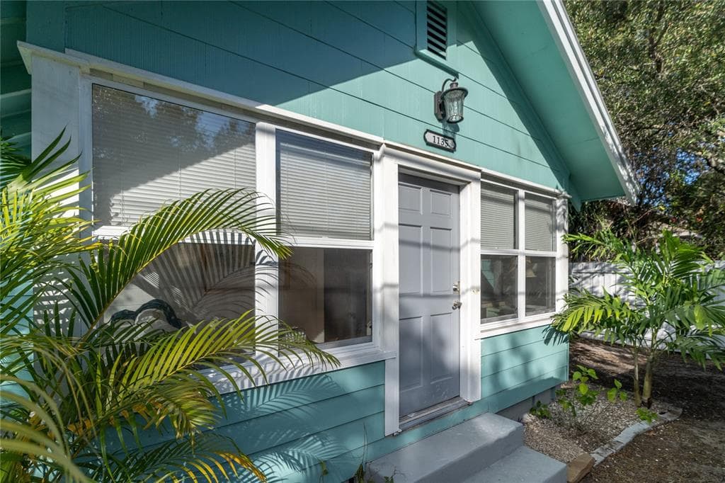 1135 9TH AVENUE N ST PETERSBURG, FL 33705