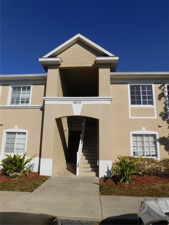 9516 AMBERDALE COURT UNIT 202 RIVERVIEW, FL 33578