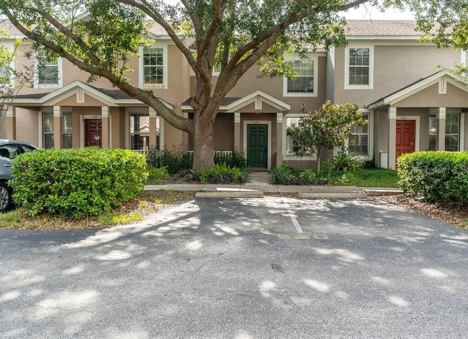 520 SWEET HOLLOW PLACE BRANDON, FL 33510