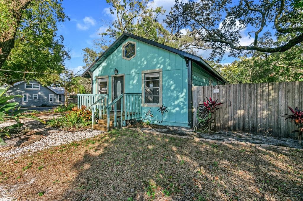 7309 N HUNTLEY AVENUE TAMPA, FL 33604