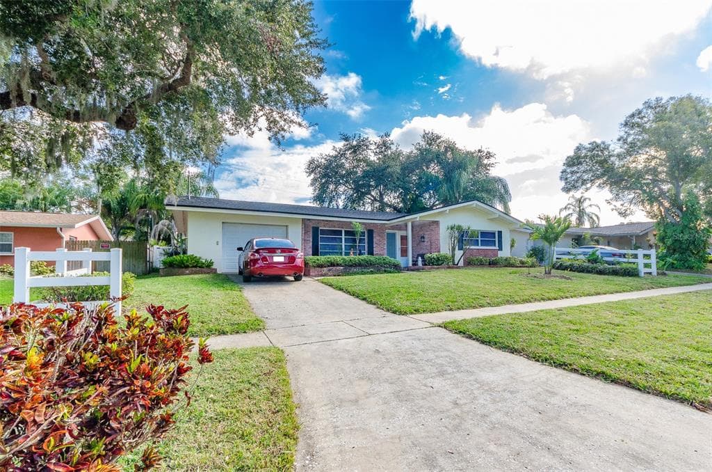 547 BROOKFIELD DRIVE LARGO, FL 33771