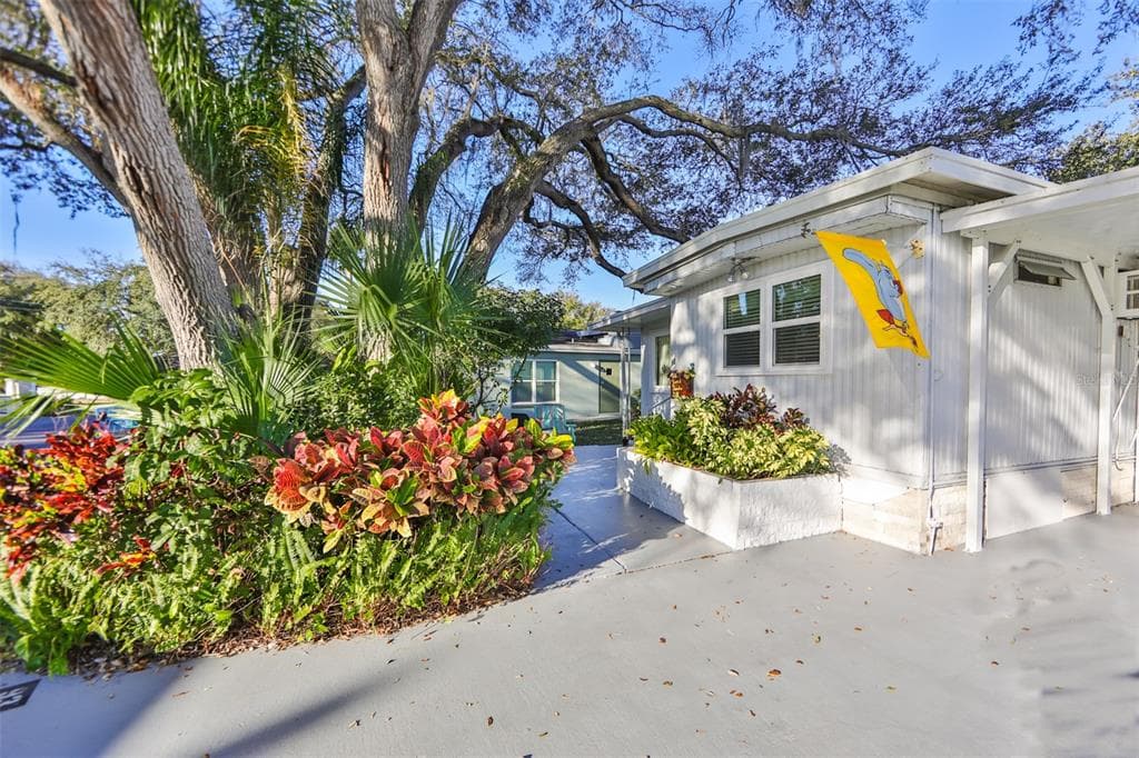 980 7TH STREET NW UNIT 93 LARGO, FL 33770
