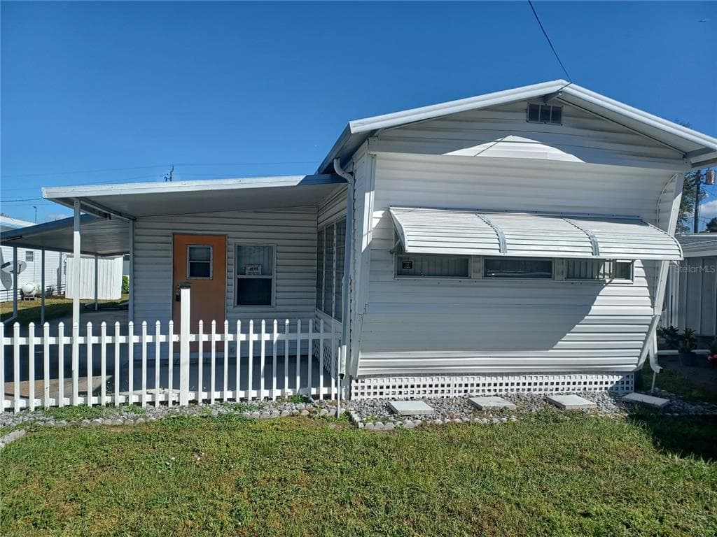 30 OAKWOOD BRADENTON, FL 34208