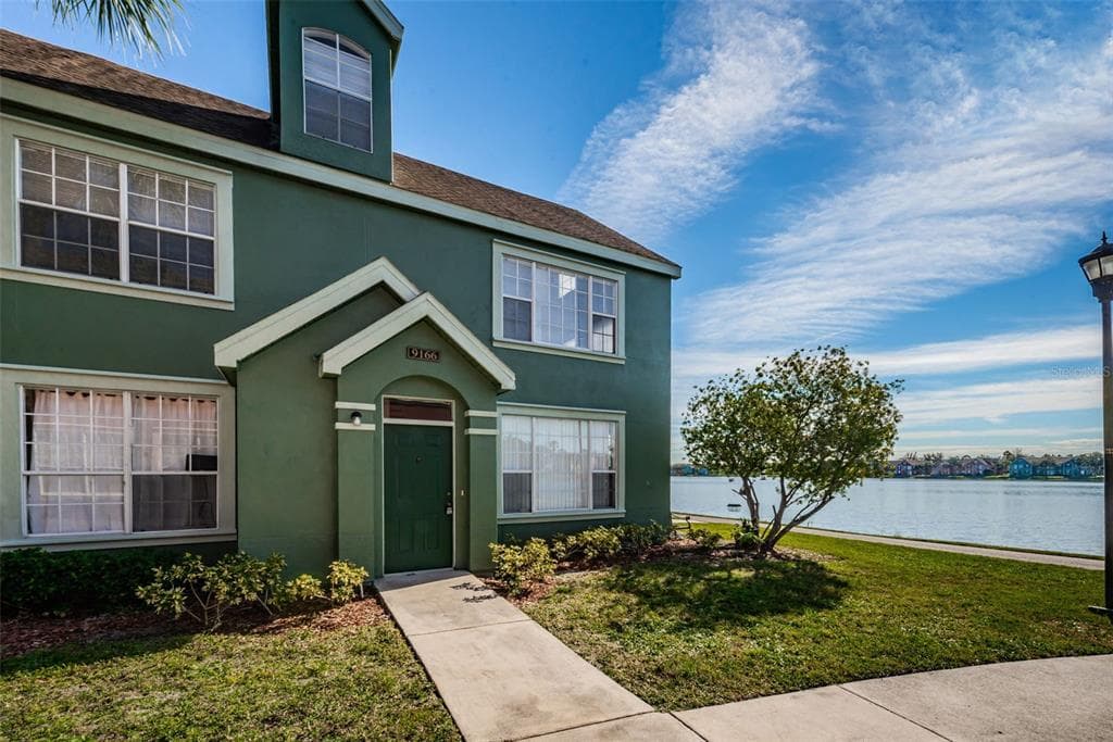 9166 LAKE CHASE ISLAND WAY UNIT 9166 TAMPA, FL 33626
