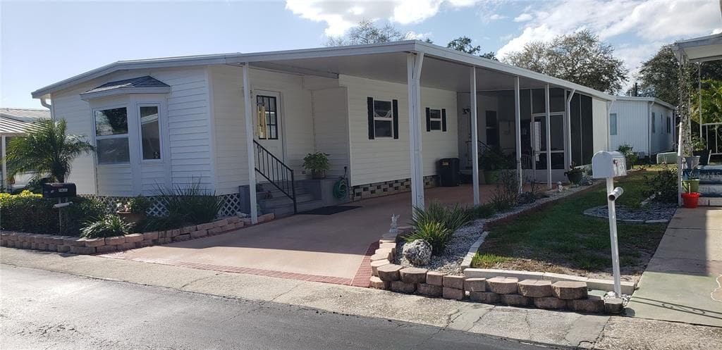 6950 46TH AVENUE N UNIT 34 ST PETERSBURG, FL 33709