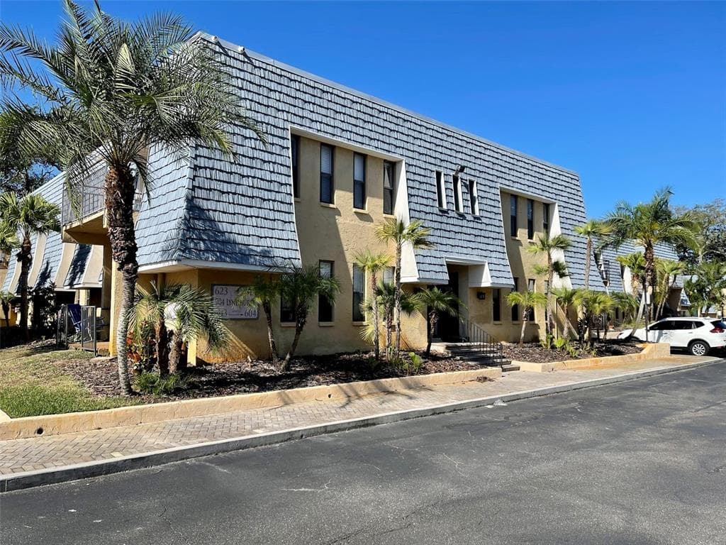 704 LYNDHURST STREET UNIT 602 DUNEDIN, FL 34698