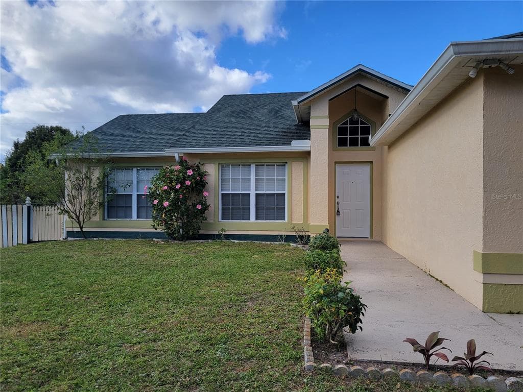 1662 E NORMANDY BOULEVARD DELTONA, FL 32725