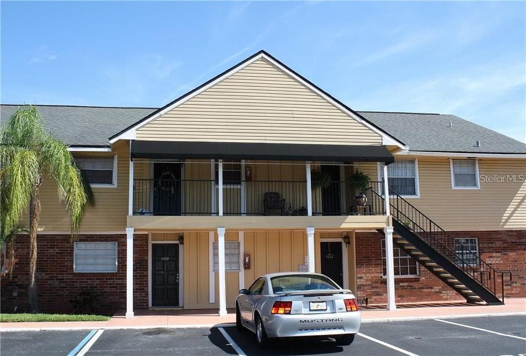 200 COUNTRY CLUB DRIVE UNIT 1205 LARGO, FL 33771