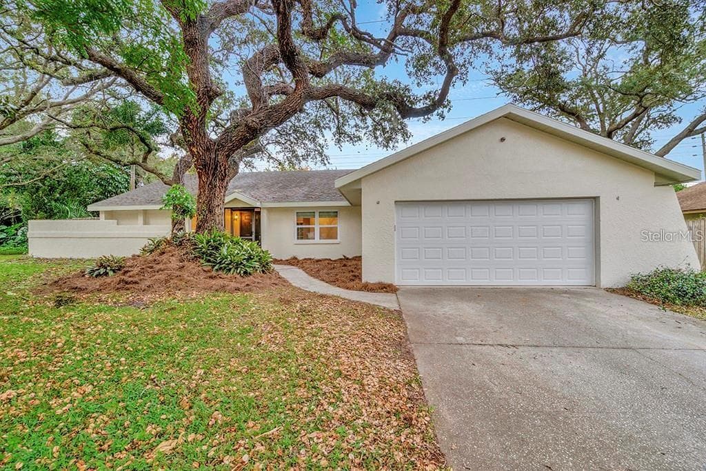 380 FERNSHIRE COURT PALM HARBOR, FL 34683