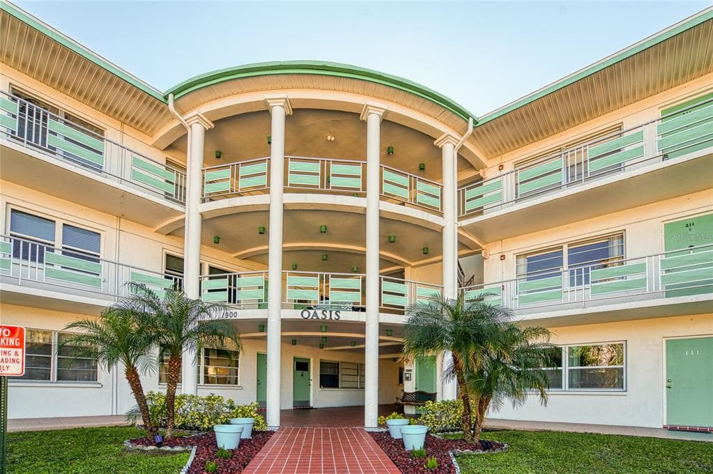 1900 59TH AVENUE N UNIT 311 ST PETERSBURG, FL 33714