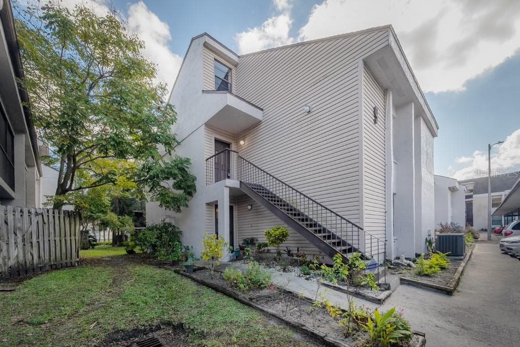 5175 PURITAN CIRCLE TAMPA, FL 33617