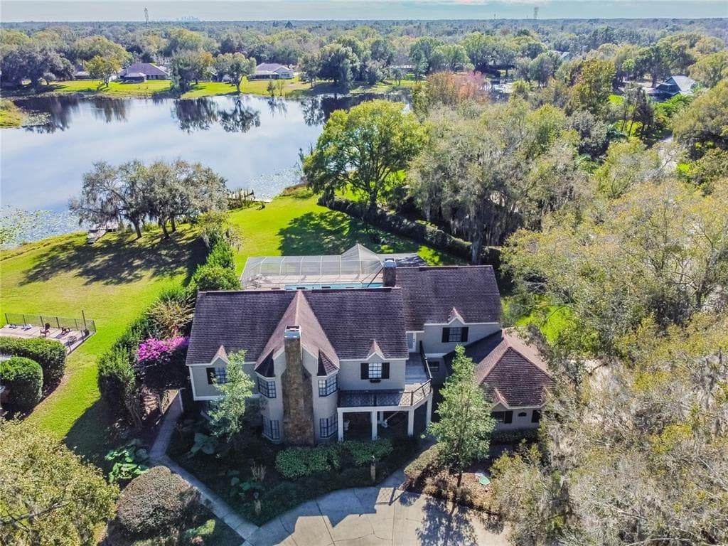 612 WARREN ROAD LUTZ, FL 33548