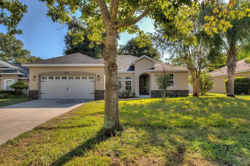 2235 WOLF RIDGE LANE MOUNT DORA, FL 32757
