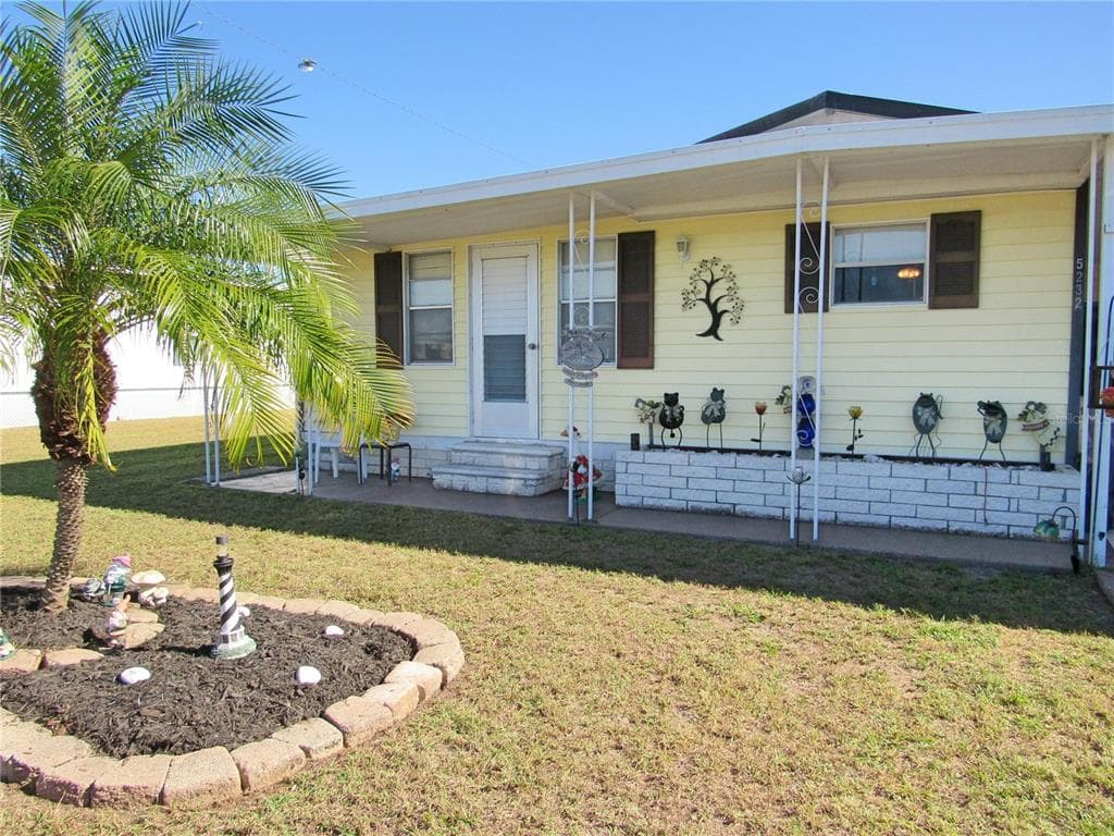 5232 BETTY STREET ZEPHYRHILLS, FL 33542