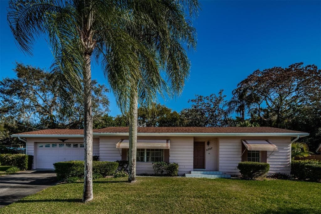 2307 DEMARET DRIVE DUNEDIN, FL 34698