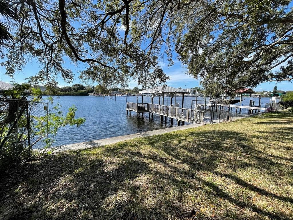 2302 N RIVERSIDE DRIVE TAMPA, FL 33602