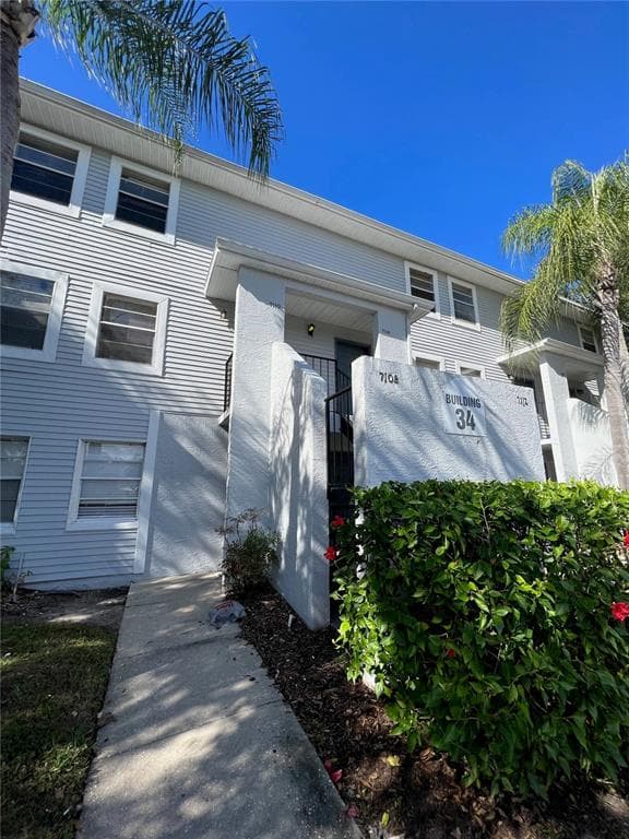 7108 WATERSIDE DRIVE TAMPA, FL 33617