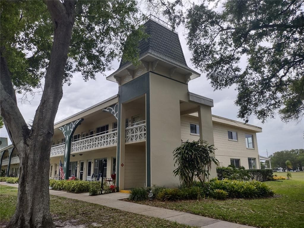 2400 FRANCISCAN DRIVE UNIT 52 CLEARWATER, FL 33763