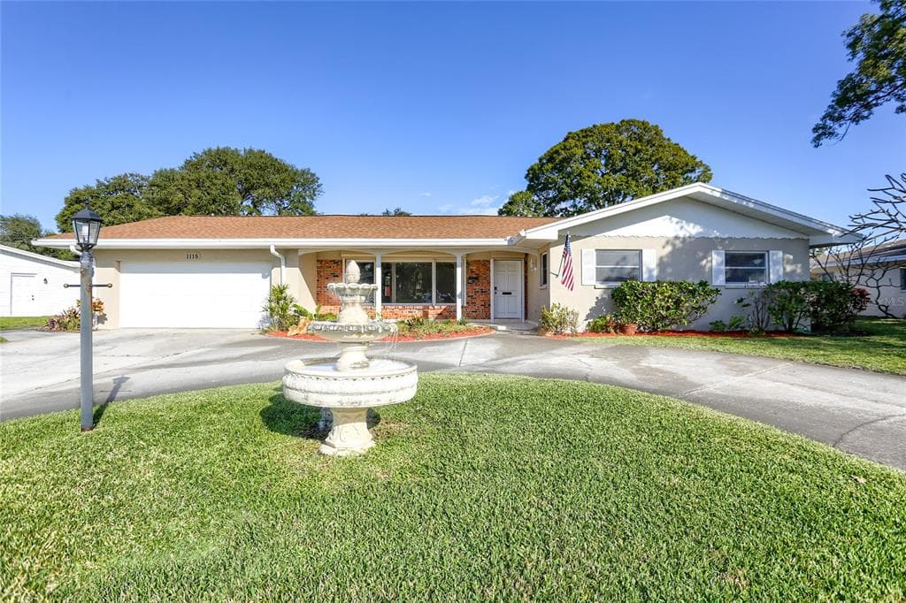 1115 35TH AVENUE NE ST PETERSBURG, FL 33704
