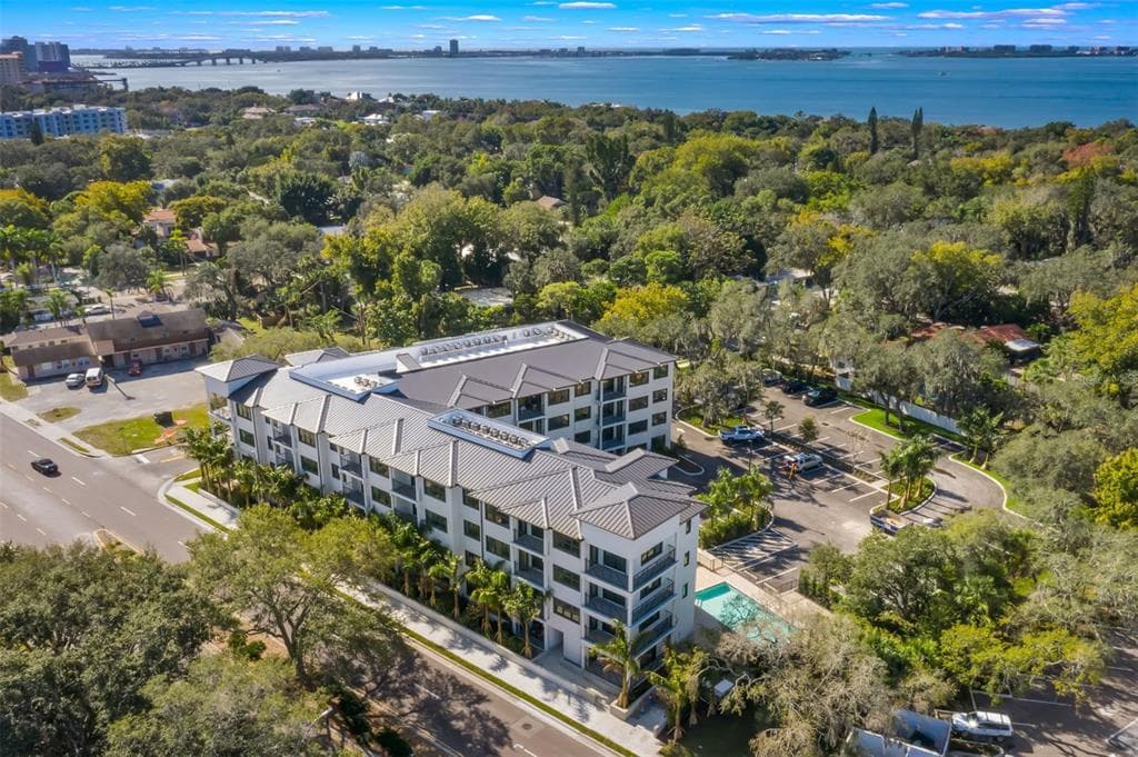 2413 N TAMIAMI TRAIL UNIT 108 SARASOTA, FL 34234