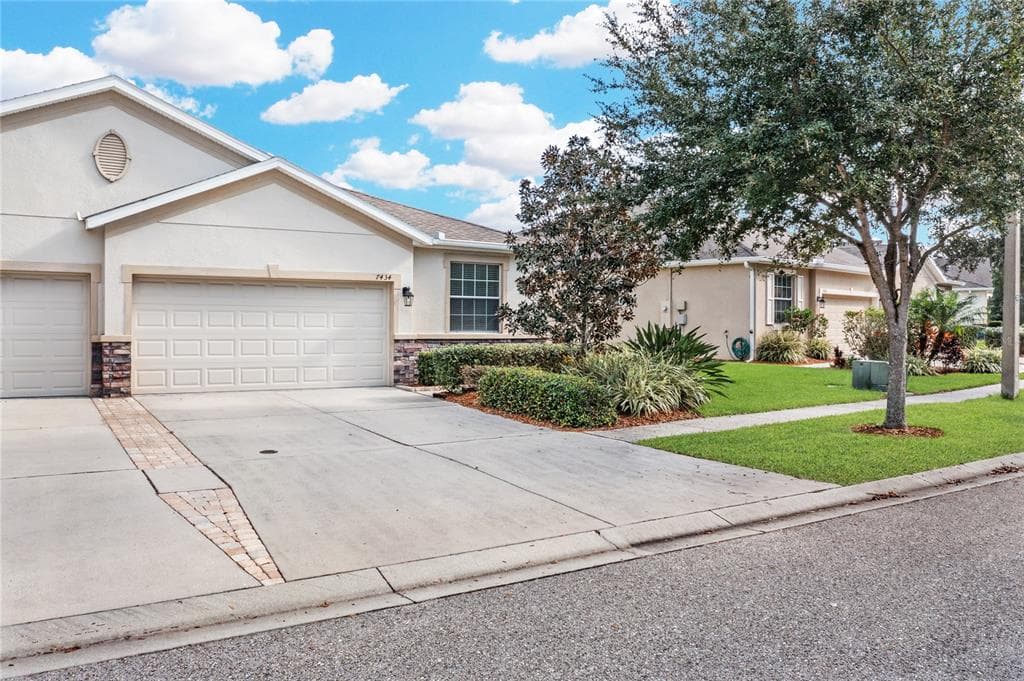 7434 SURREY PINES DRIVE APOLLO BEACH, FL 33572