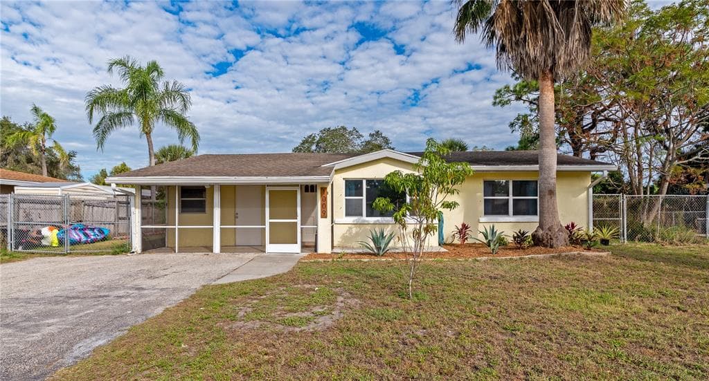 1009 68TH AVENUE W BRADENTON, FL 34207