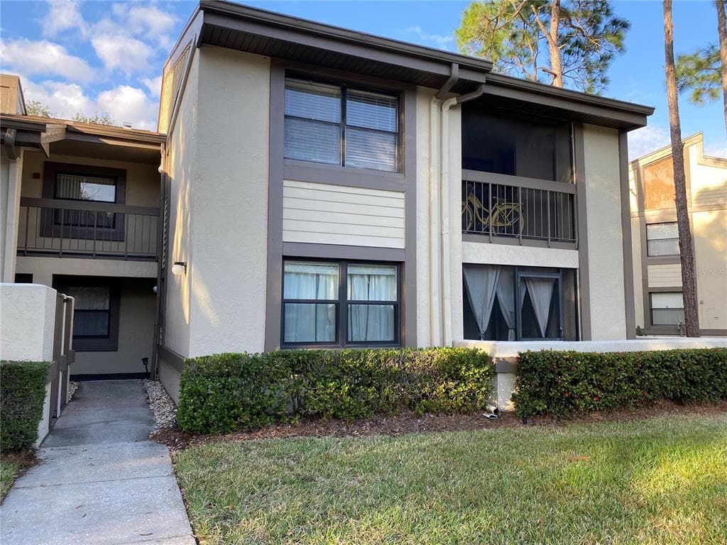 237 WOODLAKE WYNDE UNIT 237 OLDSMAR, FL 34677