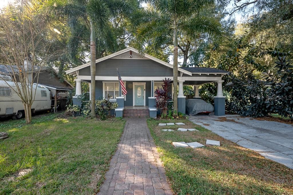1013 E NORTH BAY STREET TAMPA, FL 33603