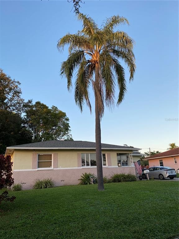 1641 27TH AVE S ST PETERSBURG, FL 33712