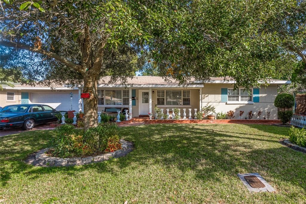 1307 LAUREL DRIVE CLEARWATER, FL 33756