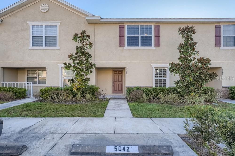 5042 CHIPOTLE LANE ZEPHYRHILLS, FL 33544