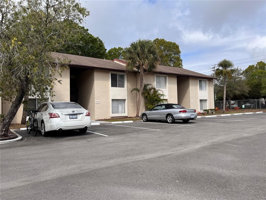 2611 PINE LAKE TERRACE UNIT D SARASOTA, FL 34237