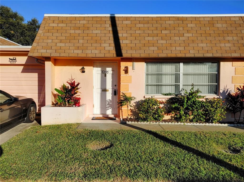 8255 VENDOME BOULEVARD N UNIT 1 PINELLAS PARK, FL 33781