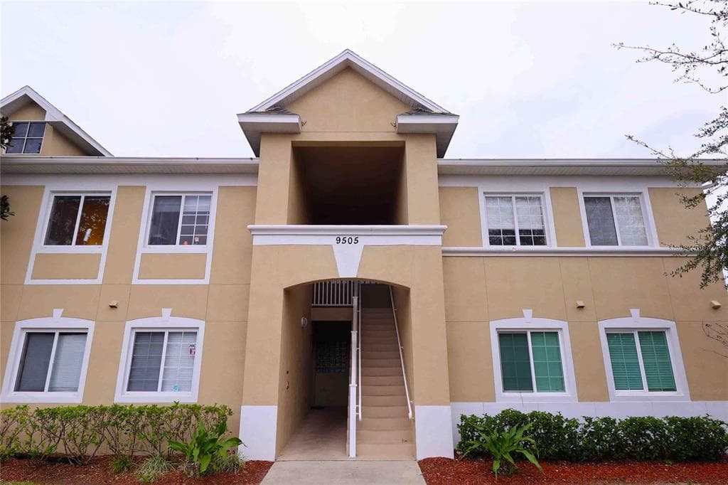 9505 NEWDALE WAY UNIT 201 RIVERVIEW, FL 33578
