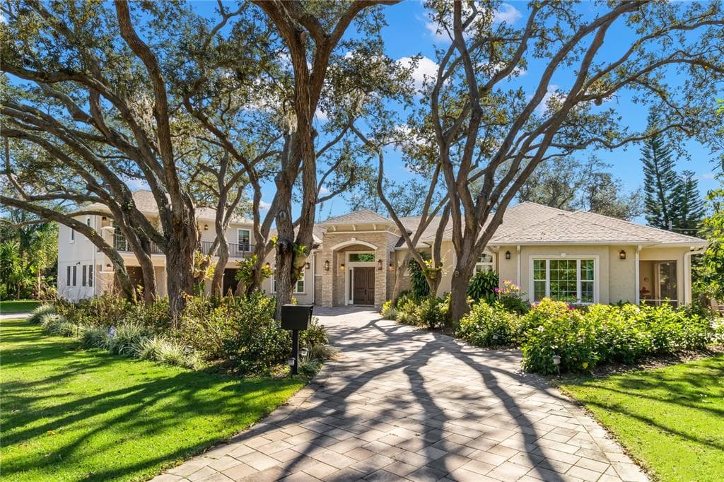 6730 MANGO AVENUE S ST PETERSBURG, FL 33707