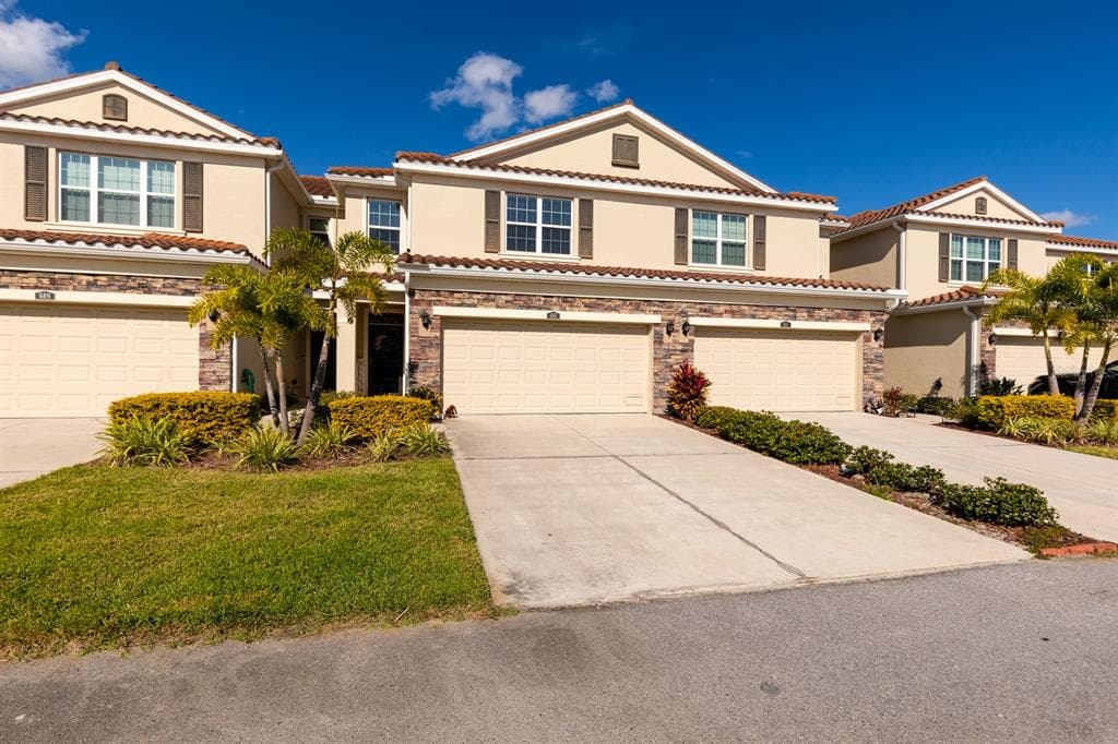 605 52ND TERRACE N ST PETERSBURG, FL 33703