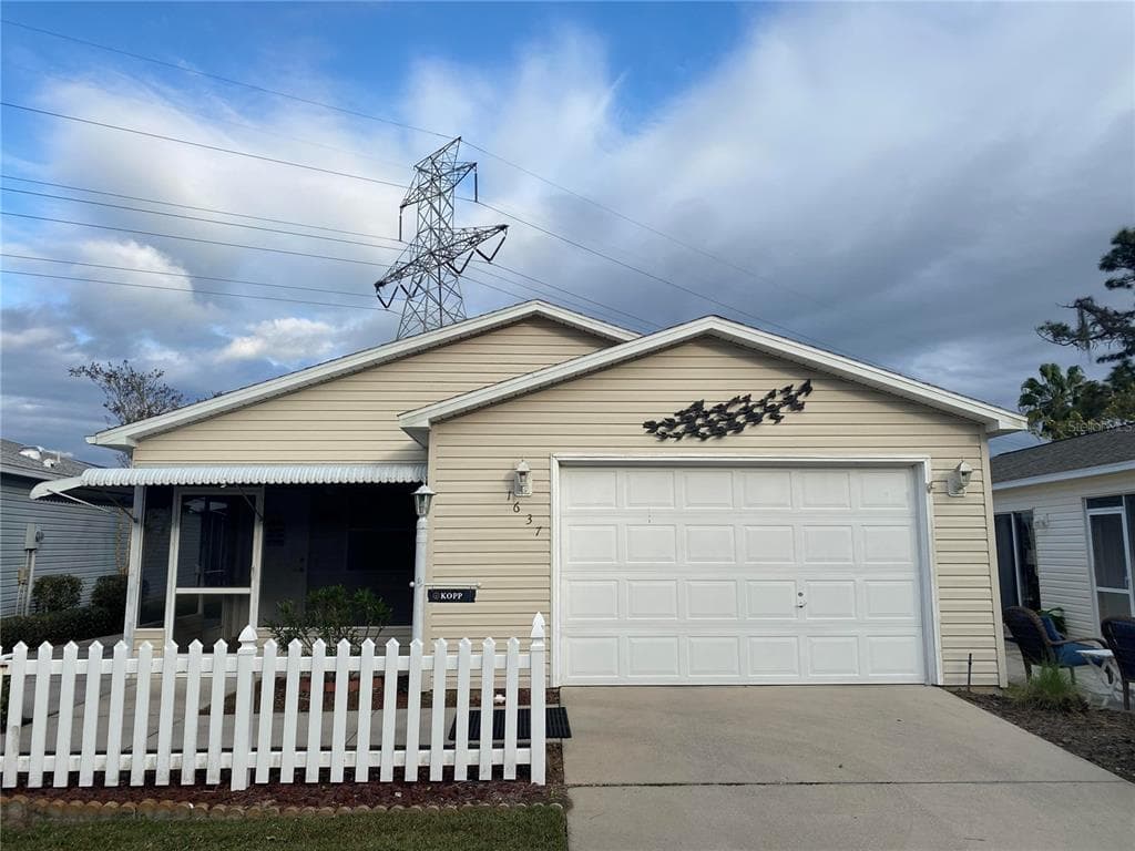 1637 CAMPOS DRIVE THE VILLAGES, FL 32162