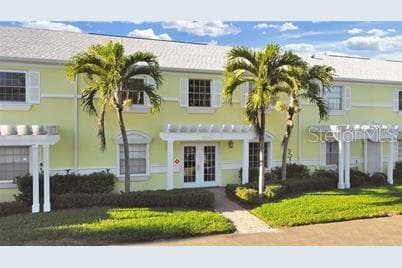 117 POMPANO DRIVE SE UNIT B ST PETERSBURG, FL 33705
