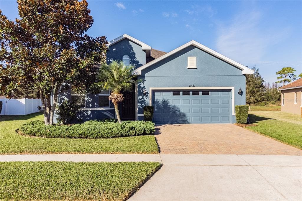 8621 EAGLE BROOK DRIVE LAND O LAKES, FL 34638