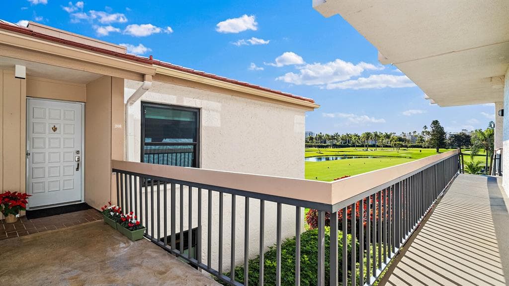 6210 SUN BOULEVARD UNIT 208 ST PETERSBURG, FL 33715