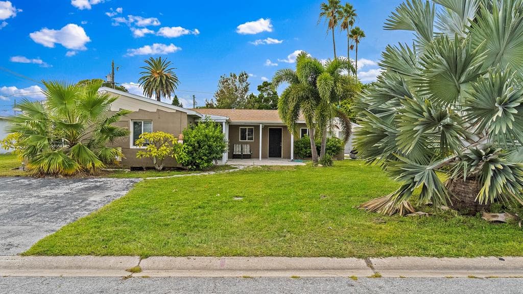 25 LYNN WAY MADEIRA BEACH, FL 33708