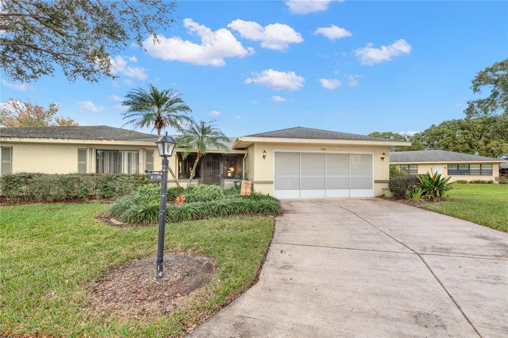 2221 IVAN COURT UNIT 60 SUN CITY CENTER, FL 33573