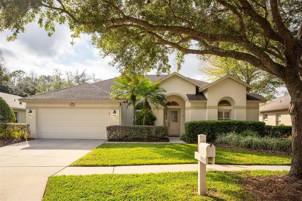 9404 HUNTERS POND DRIVE TAMPA, FL 33647
