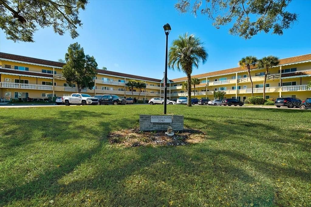2040 WORLD PARKWAY BOULEVARD UNIT 54 CLEARWATER, FL 33763